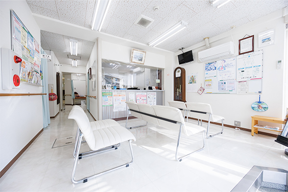 医療法人社団 山路会 山野上内科クリニック　待合室